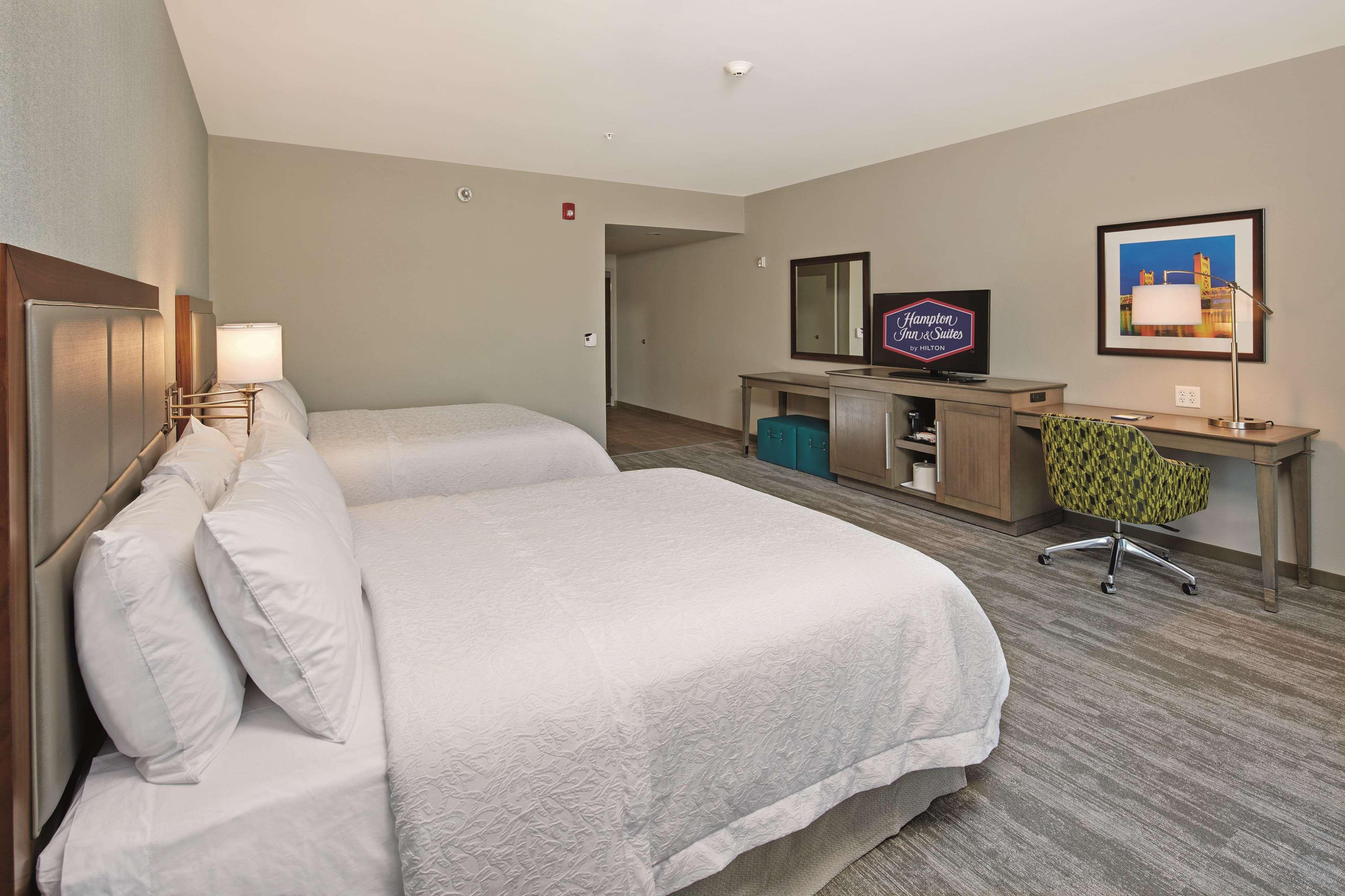 Hampton Inn & Suites Sacramento At Csus Exterior photo