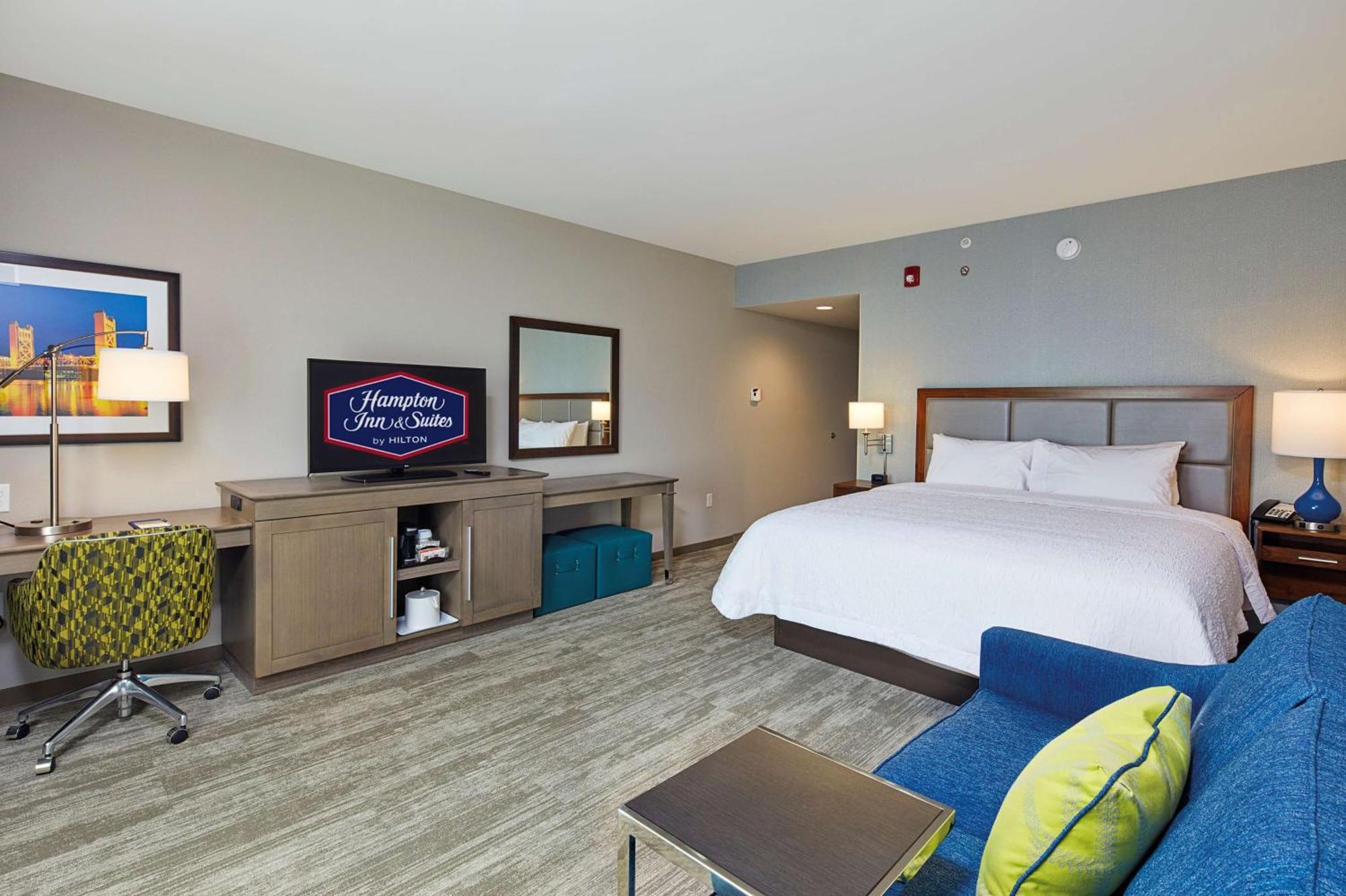 Hampton Inn & Suites Sacramento At Csus Exterior photo